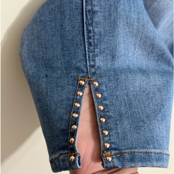 Guess || woman’s crop jeans size 32 - Picture 4 of 8